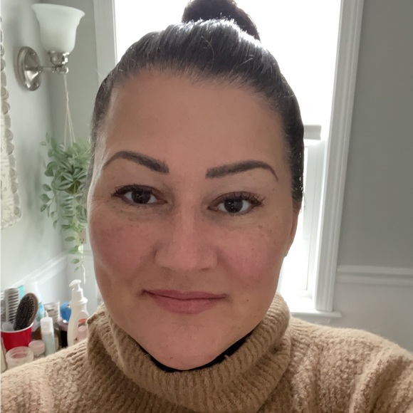 Meet your Posher, Christina - Picture 2 of 2